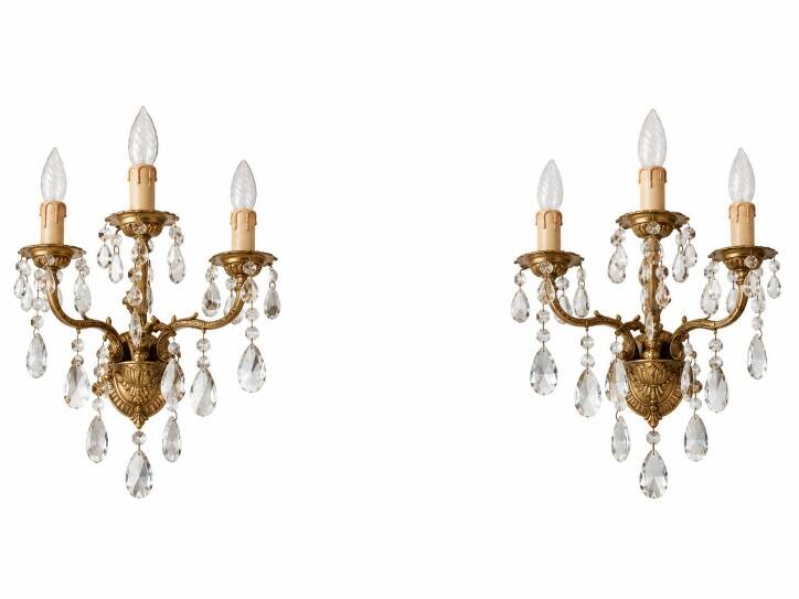 Vintage wall lamp with glass pendants.