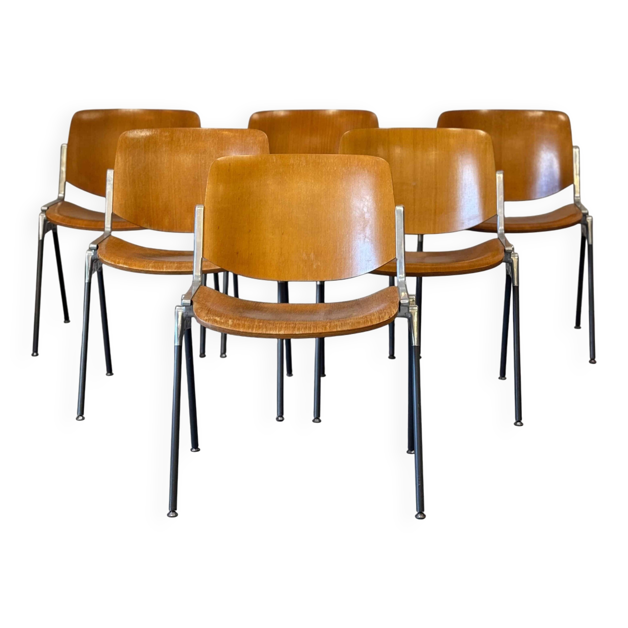 Set of 6 vintage Giancarlo Piretti chairs, model DSC 106