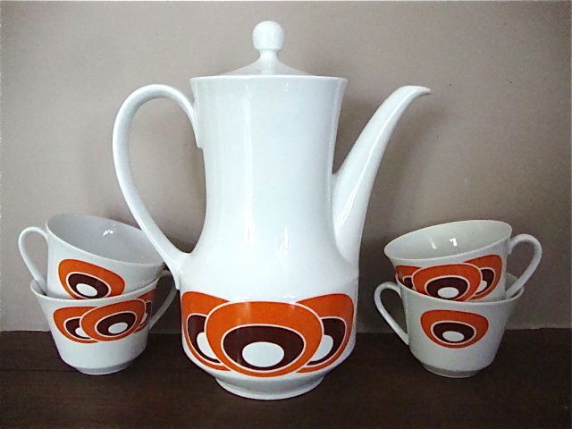 Set of coffee maker and 4 cups porcelain