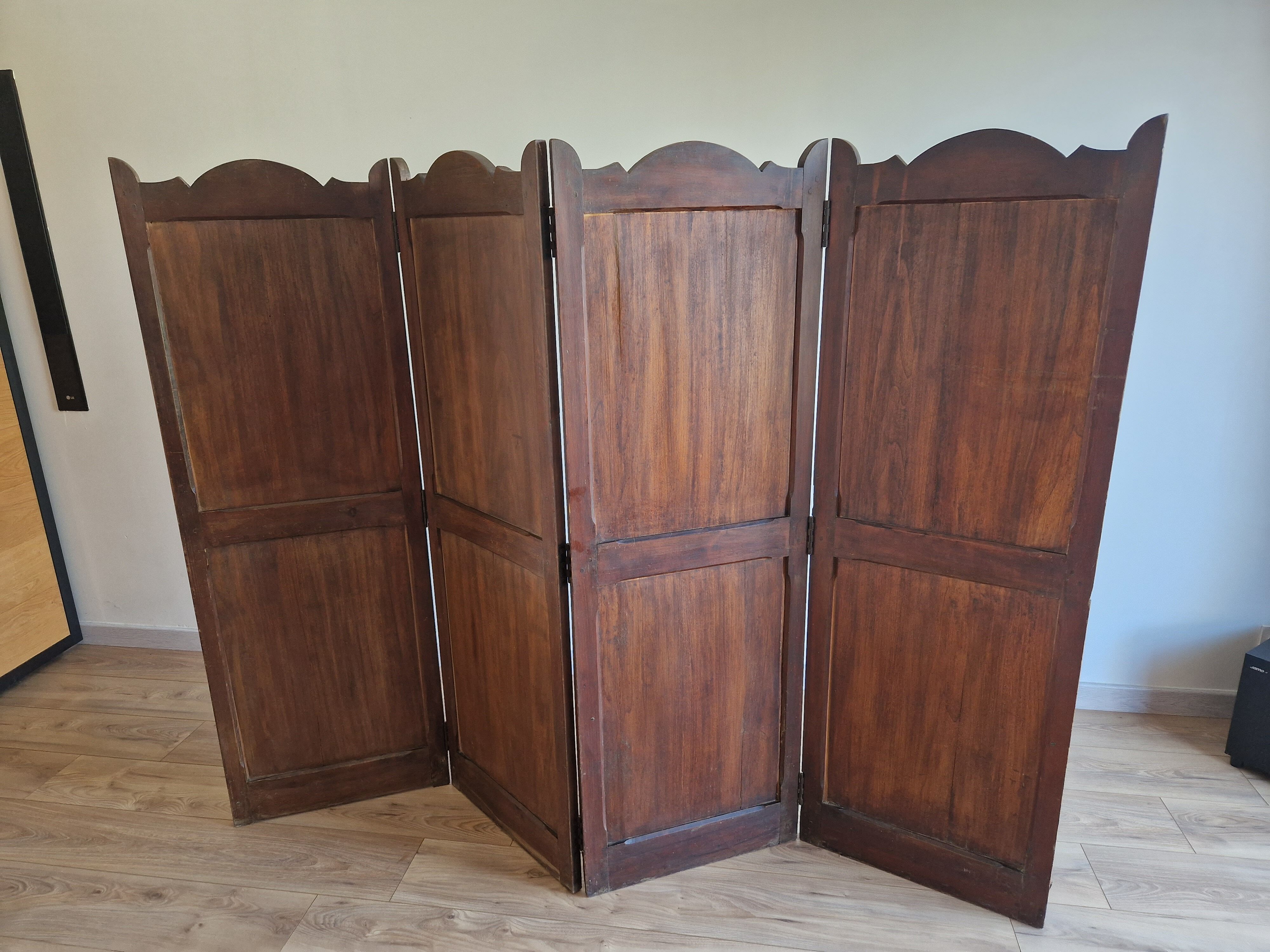 Nineteenth century wooden 4-leaf country canopy