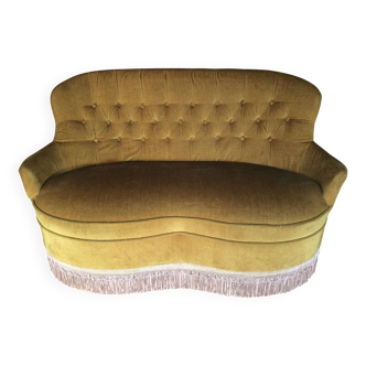 Toad sofa
