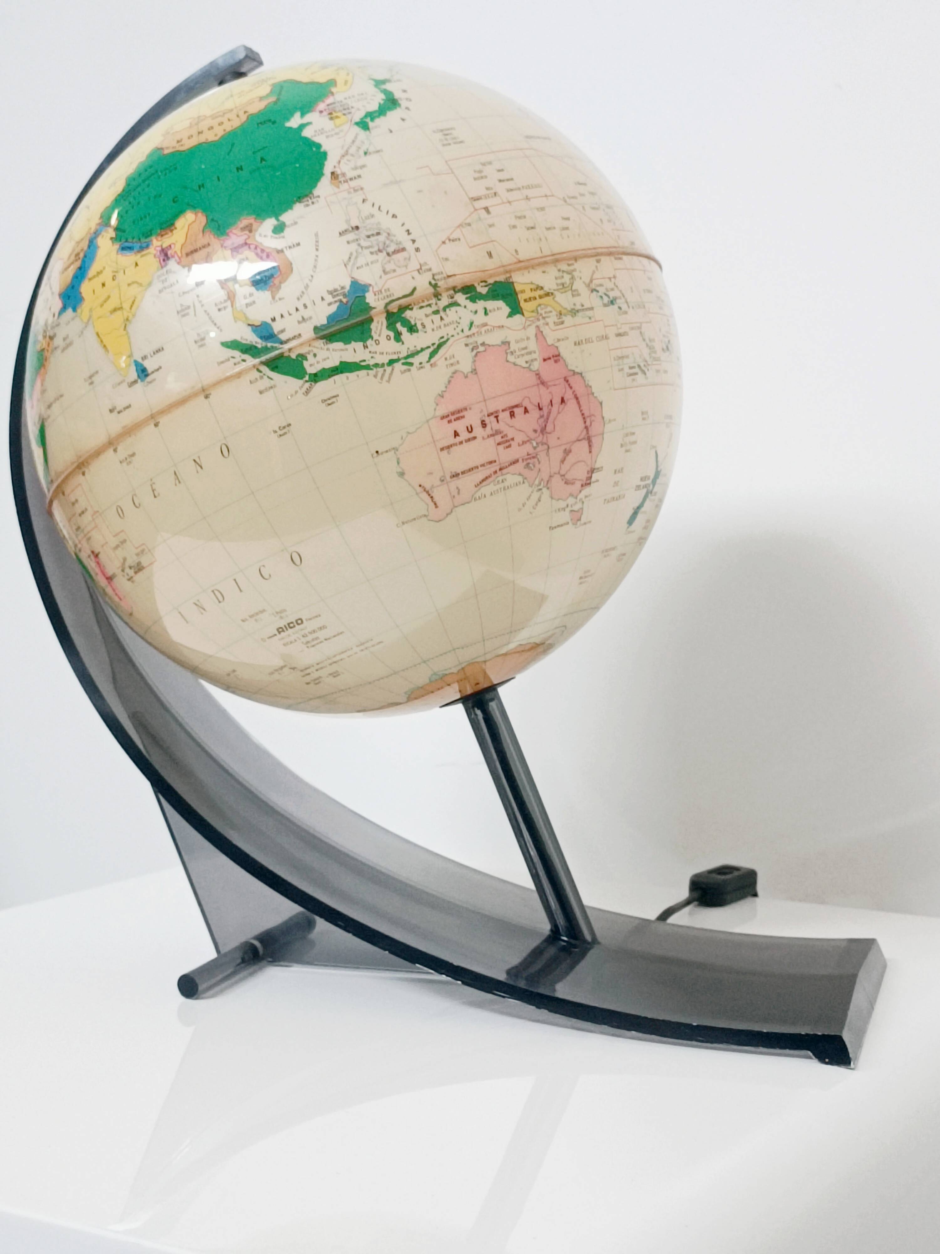 Illuminated terrestrial globe by Nova Rico Florence 1969