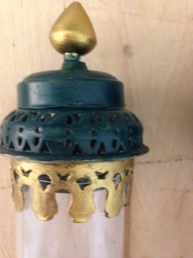 Paire d'appliques en tôle système à ressort et bougie Jamais électrifié. Epoque Victorienne.