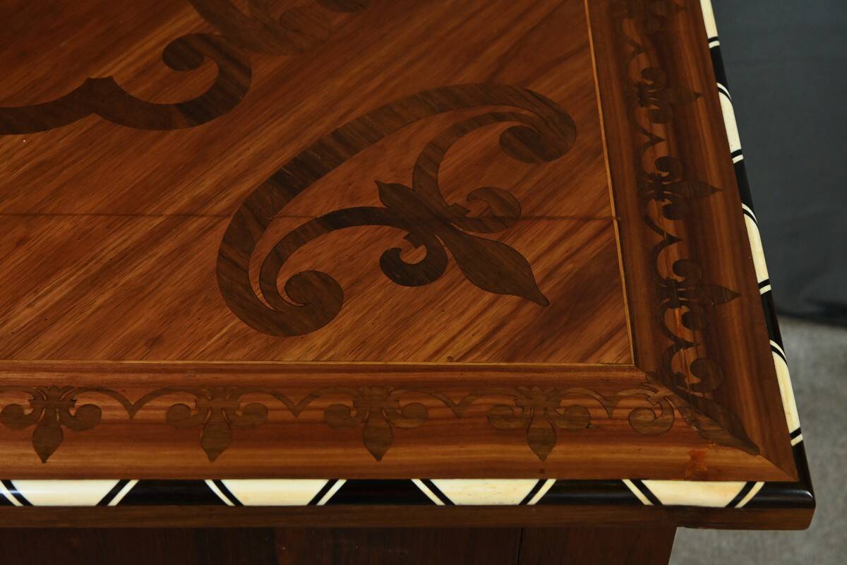 Desk table in precious wood marquetry, Napoleon III period – mid-19th century