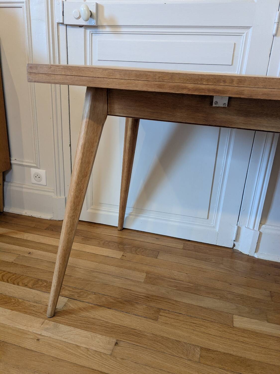 Vintage extendable table