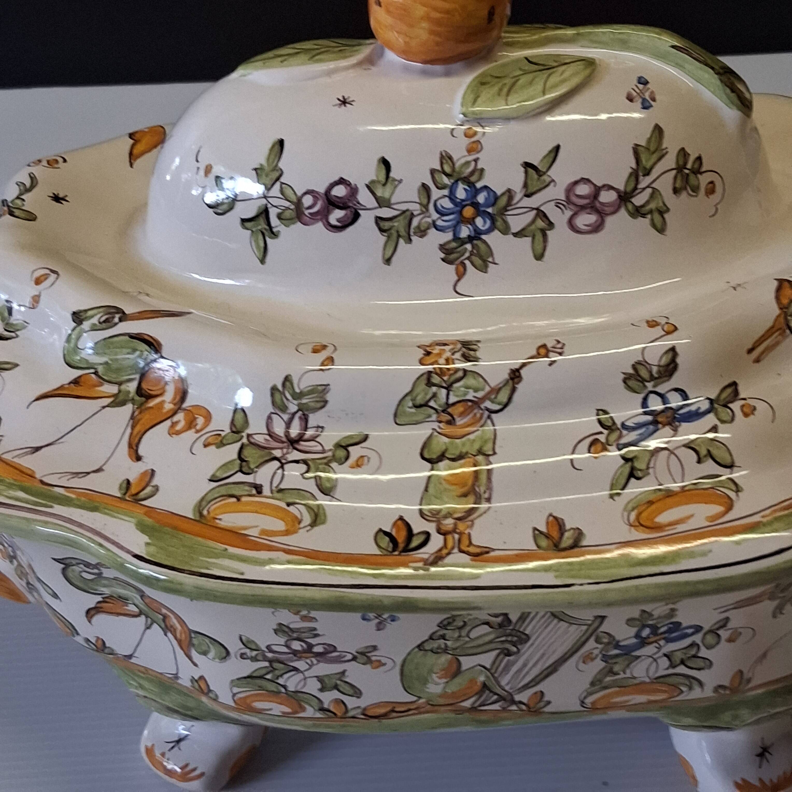 Superb vegetable dish/soup tureen in ceramic and its serving platter in very good condition.