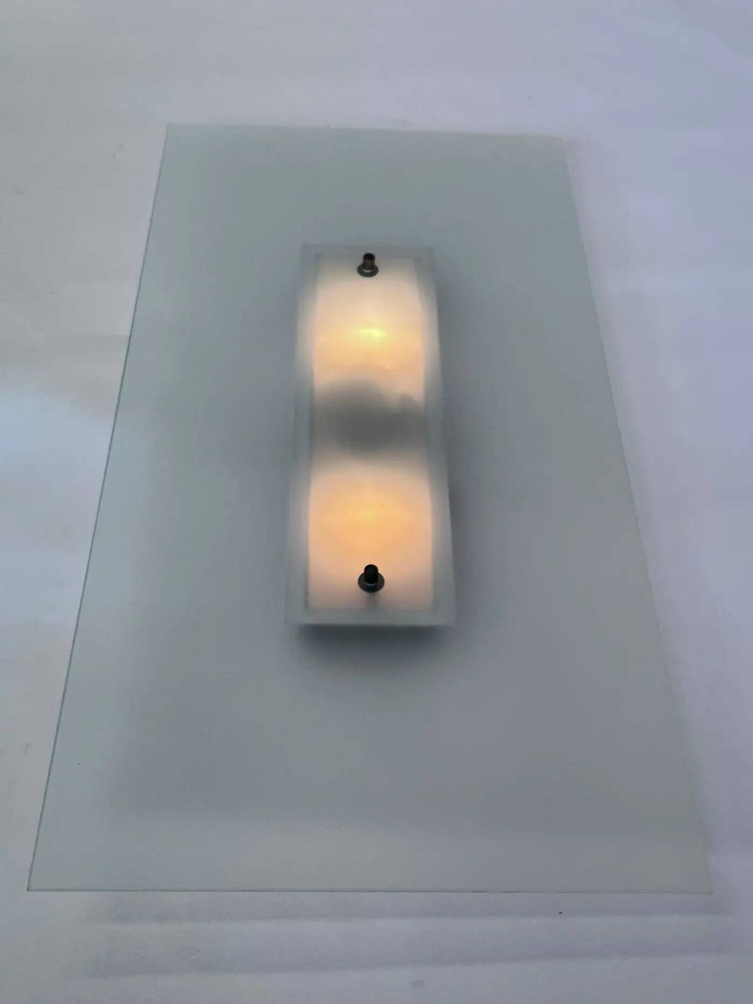 Paire de lampes murales ou plafonniers design des années 1970.