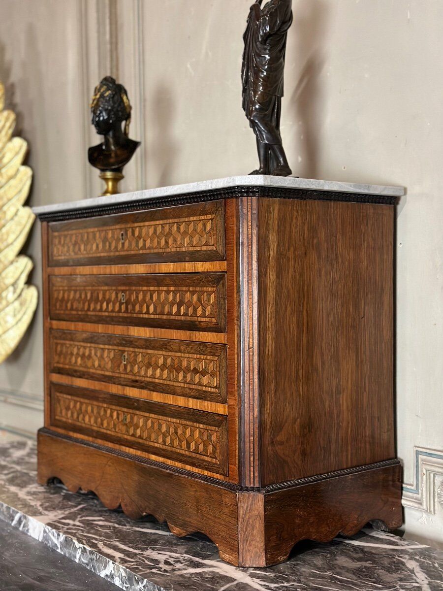 Miniature chest of drawers in mahogany veneer, 19th century