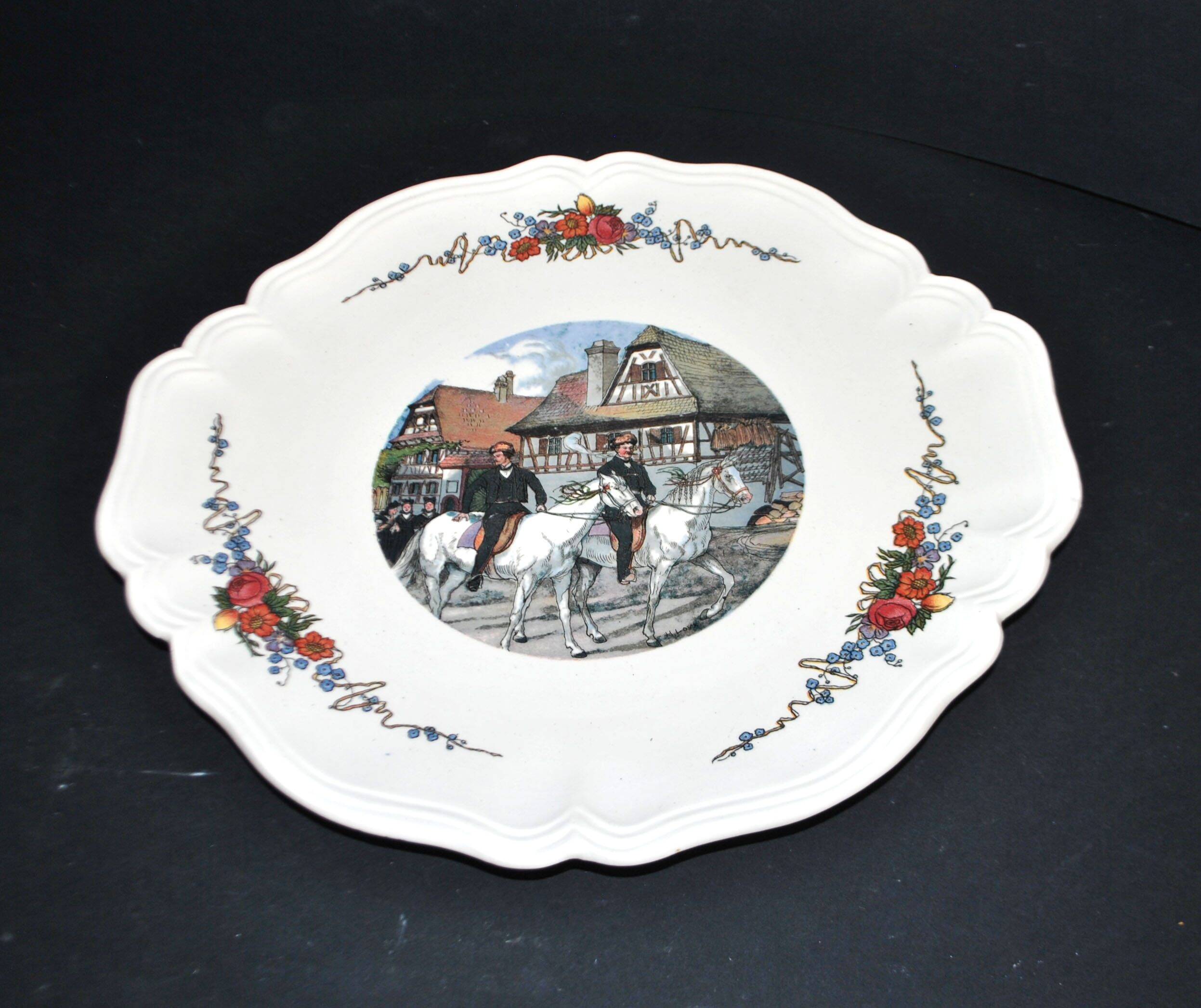 Sarreguemines plate Obernai cut out in earthenware with horsemen decoration Alsace by Loux