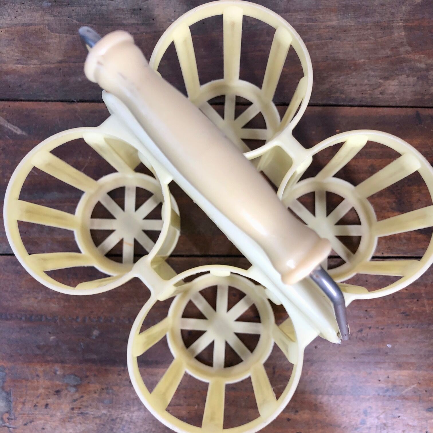 Porte-bouteille vintage jaune