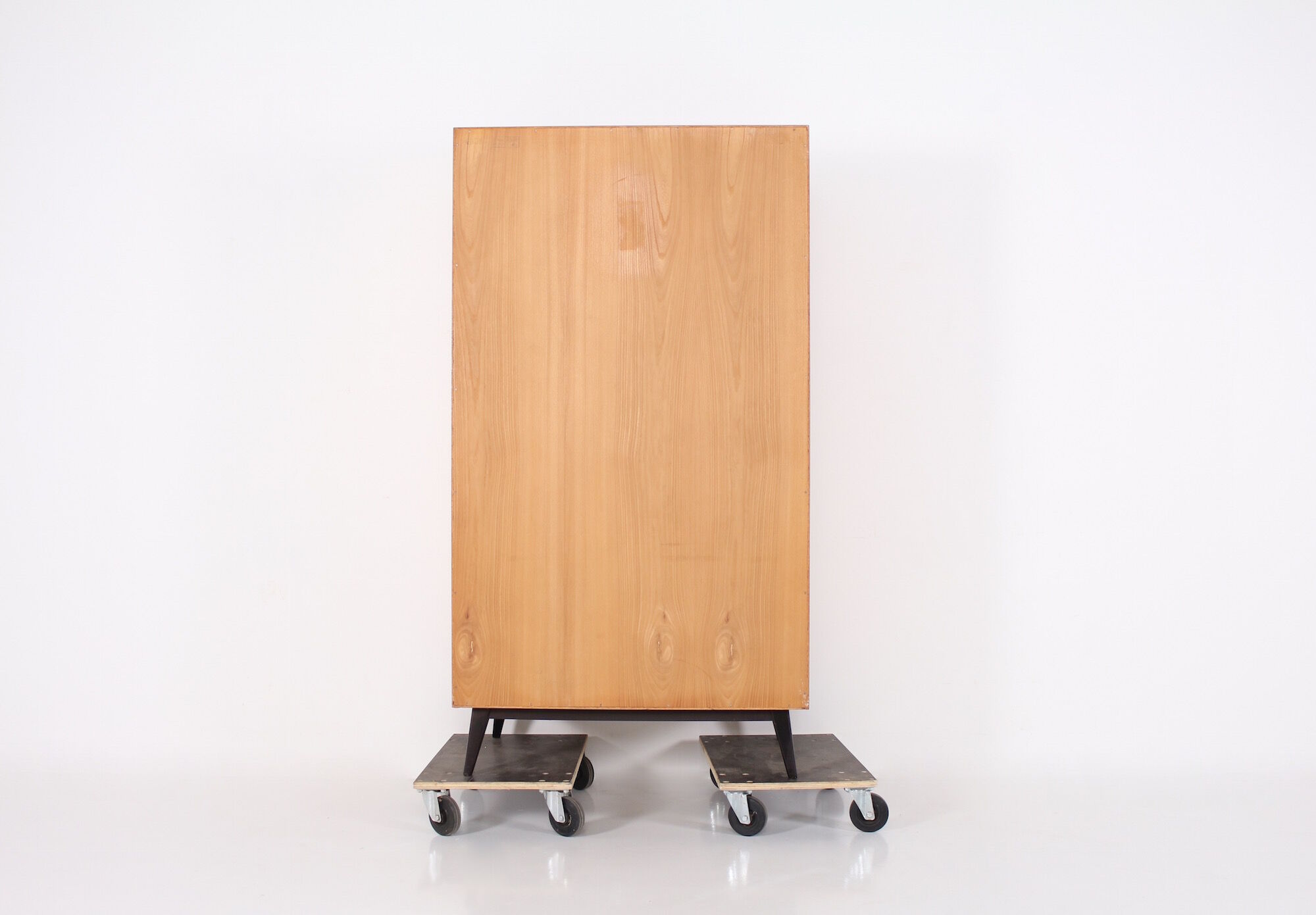 Penderie placard moderniste