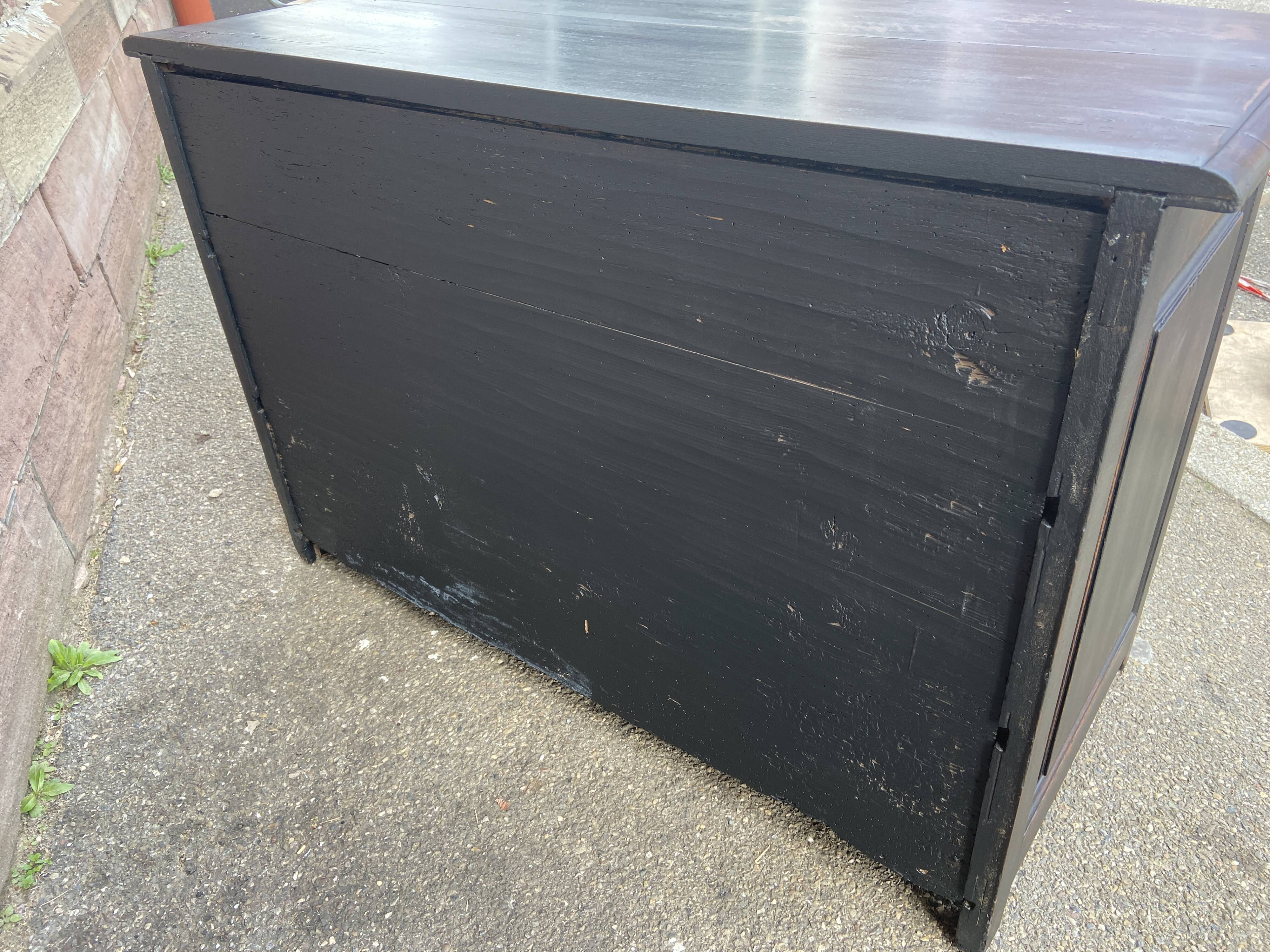 Alsatian curved chest of drawers XVIIIth patinated