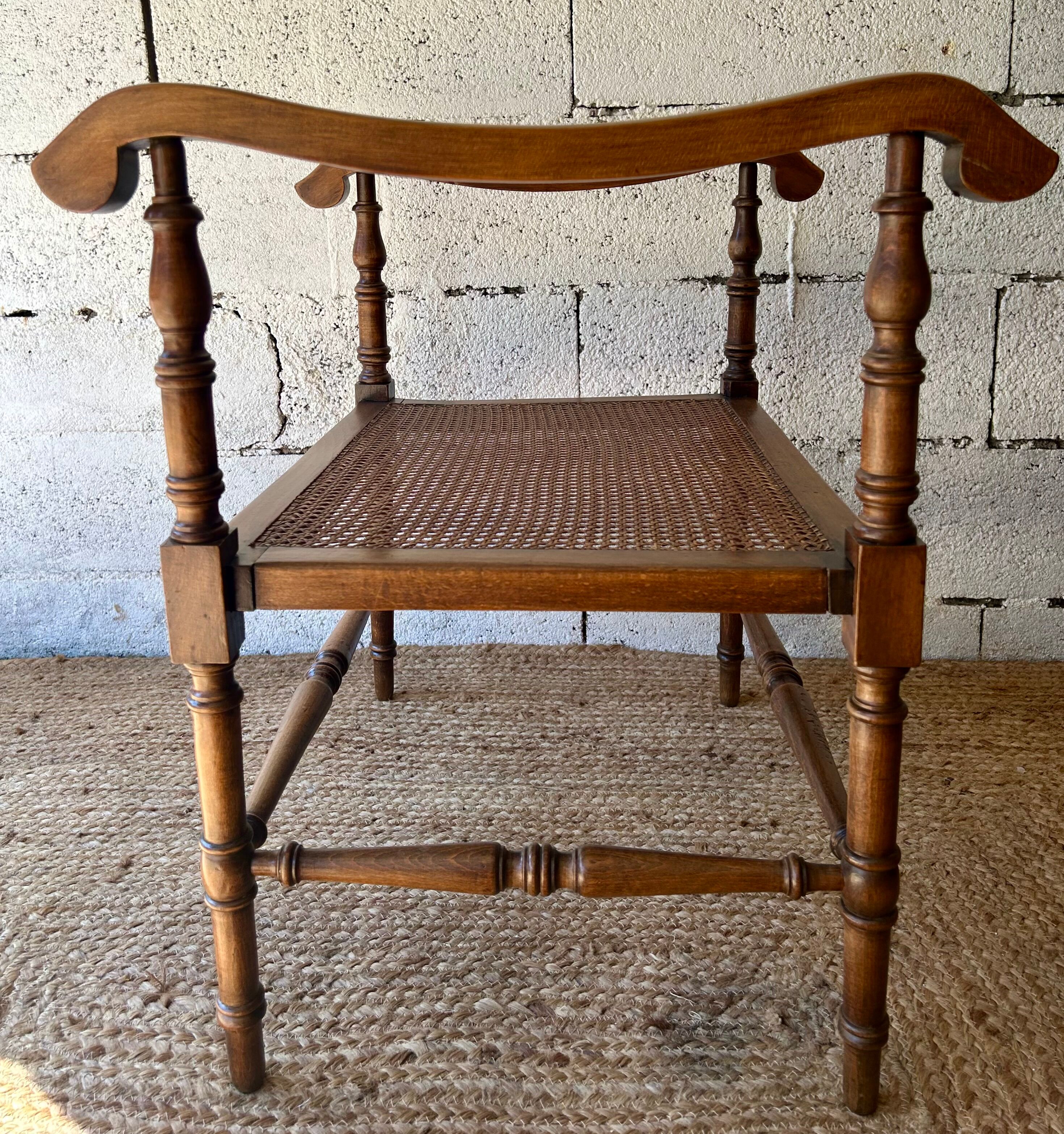 Petit banc d’appoint canné de style Anglais