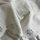 Linge ancien, drap brodé avec monogramme (modèle 1)
