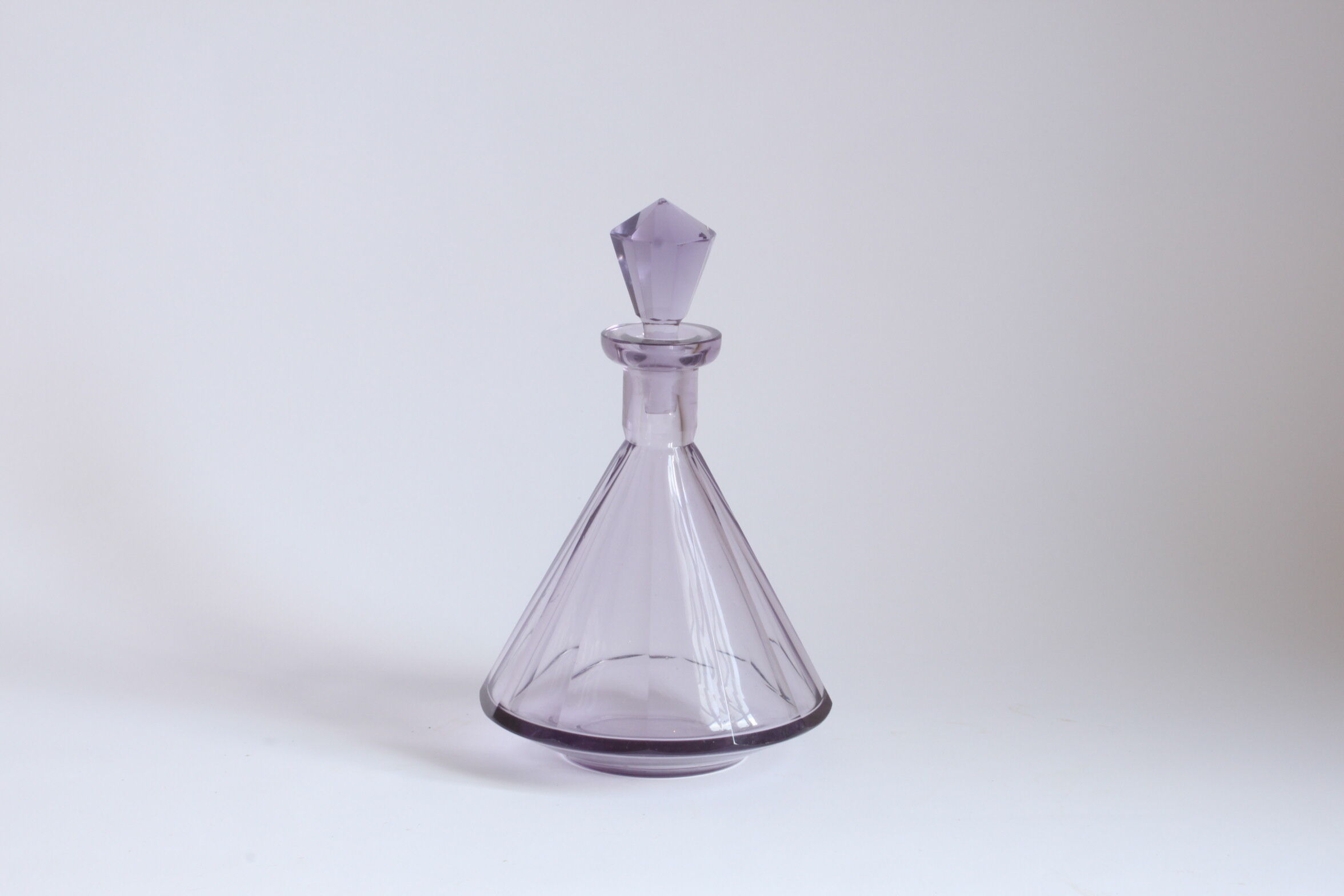 Art deco faceted violet crystal liquor carafe, Bohemia 1930s.