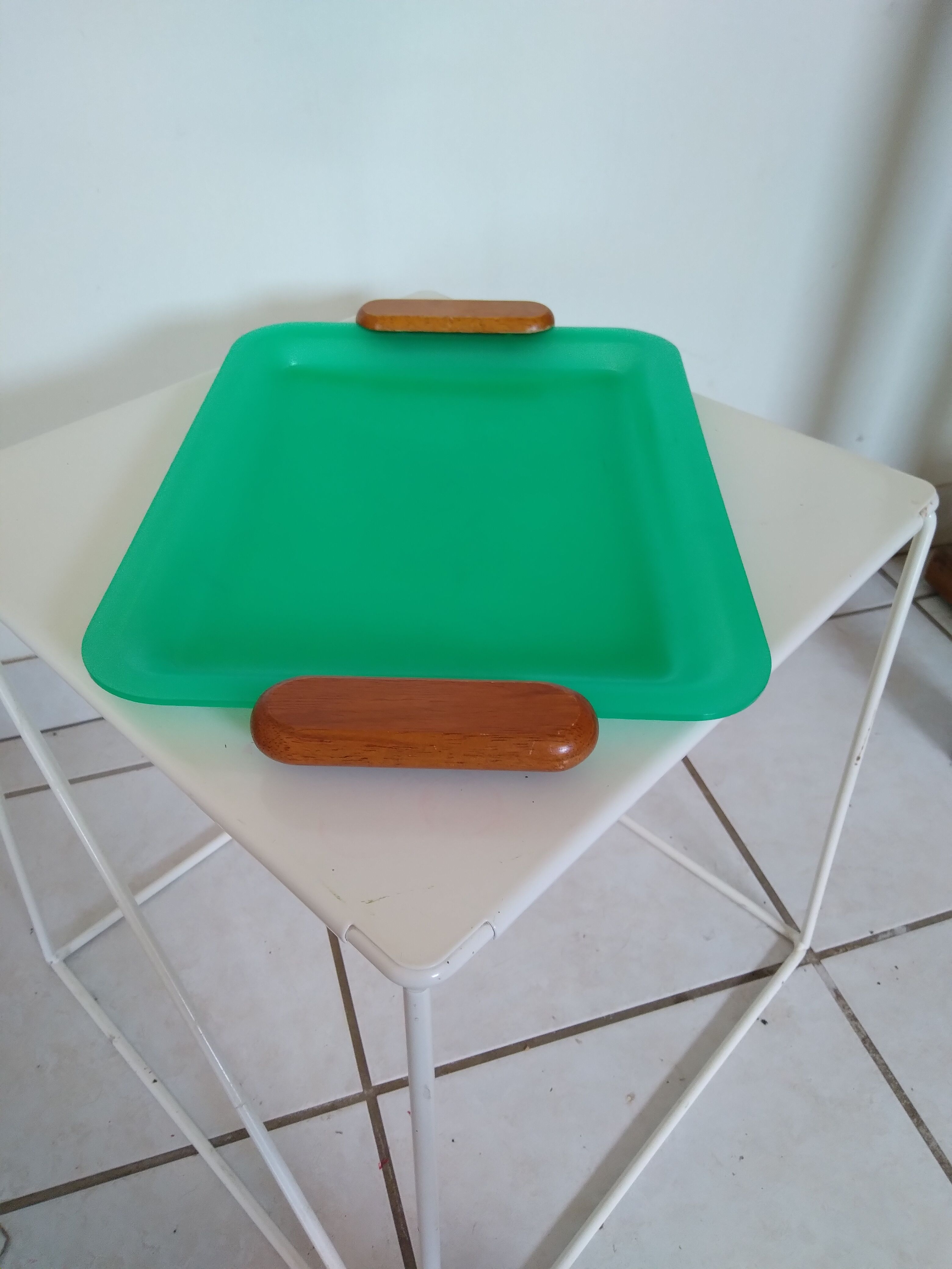 Plexiglas tray