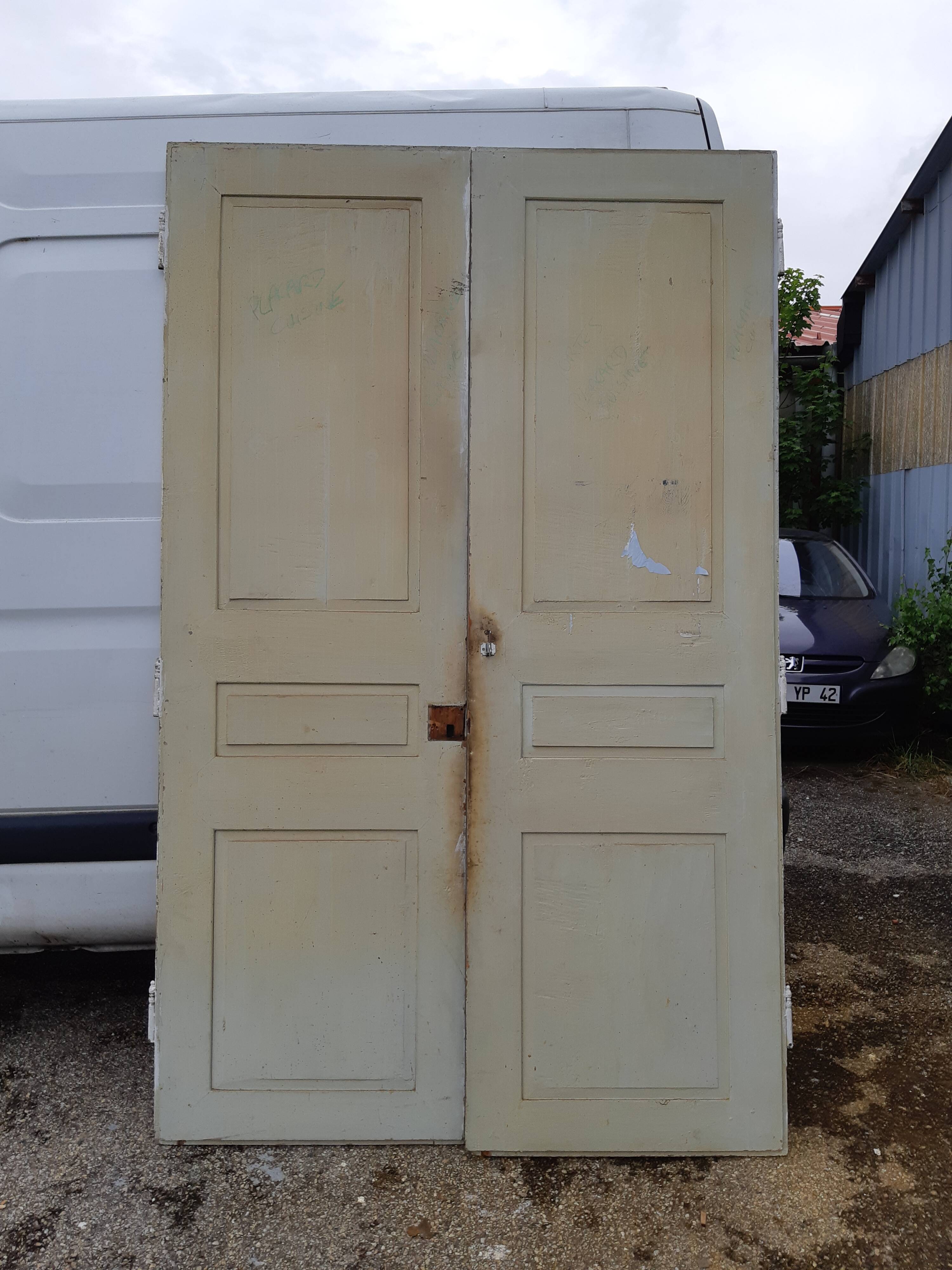 Paire de portes de placard