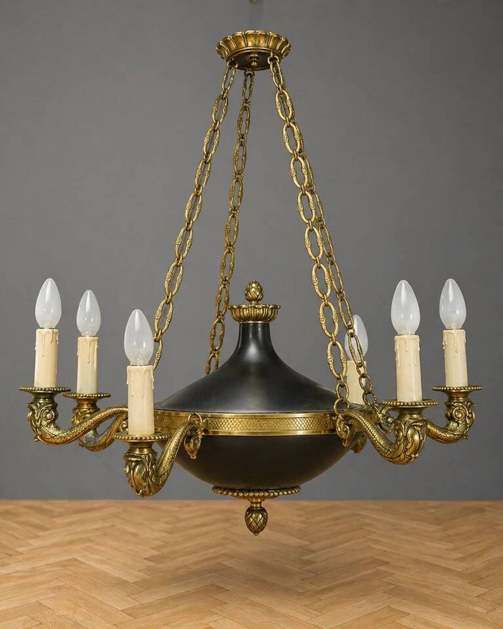 Empire-style chandelier in finely chiselled and gilded bronze