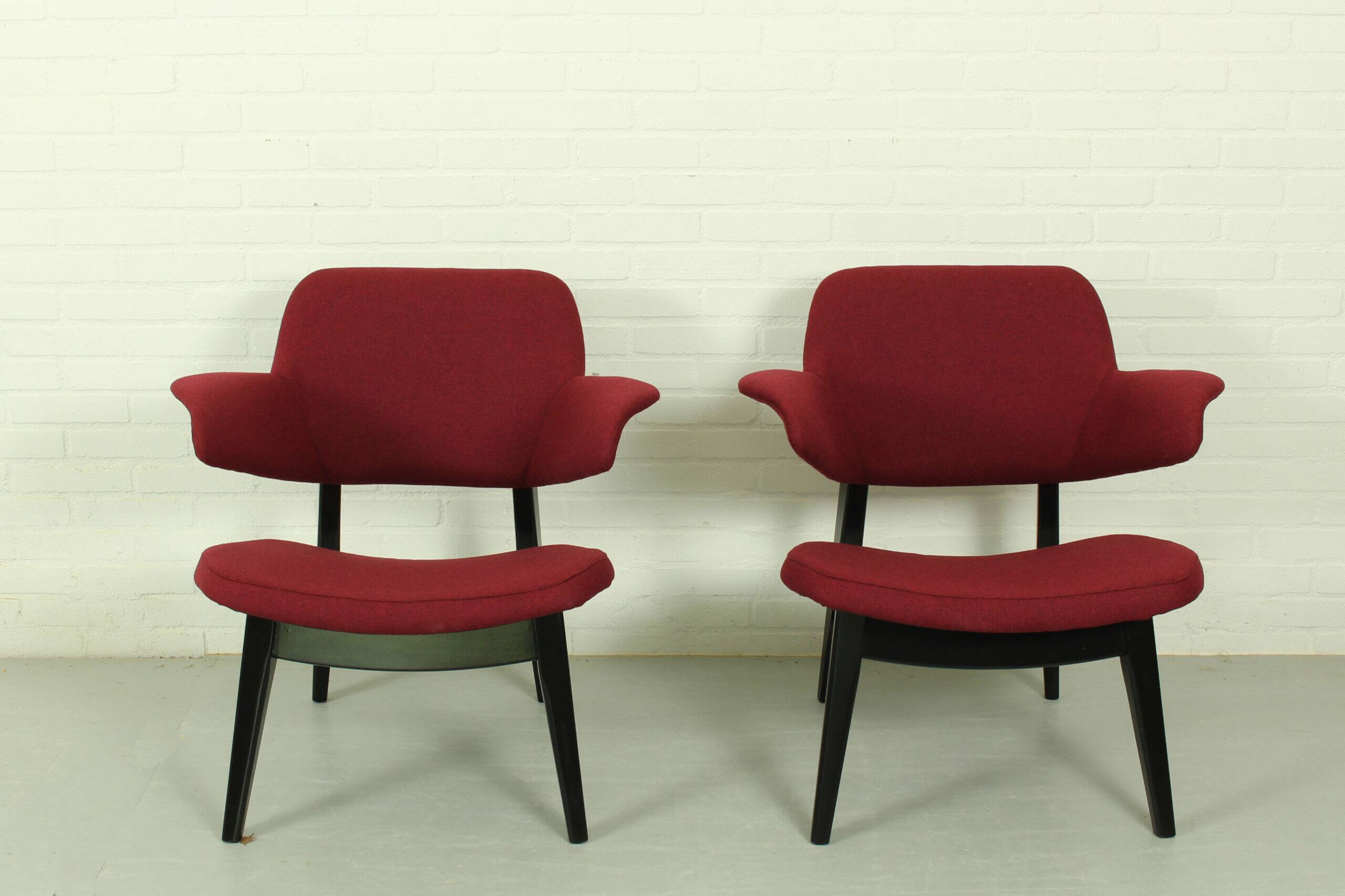 Pair of lounge armchairs by Louis van Teeffelen for Wébé – Dutch mid-century modern (1960s)