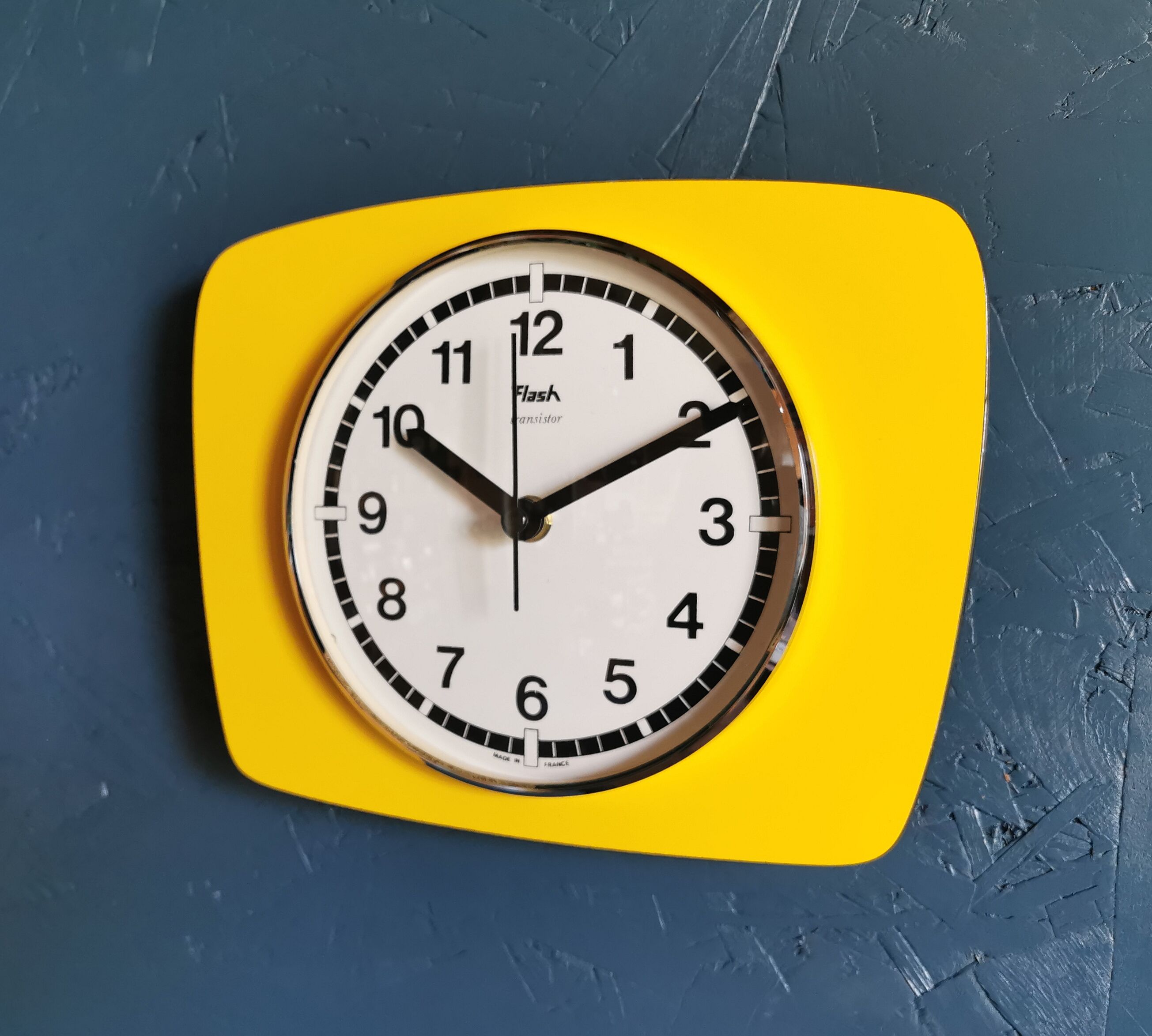 Vintage clock silent rectangular wall clock "Yellow Flash"