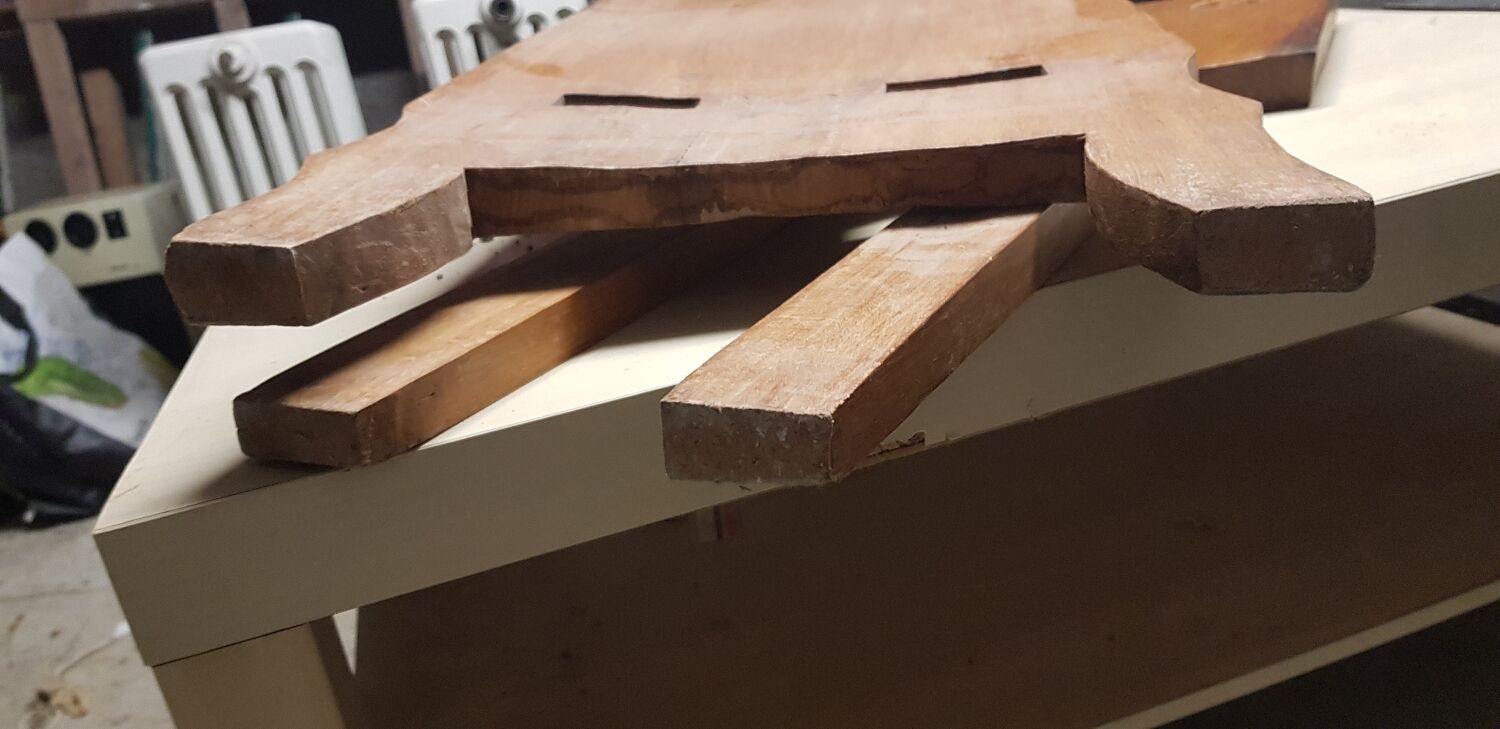 Solid wood palaver chair