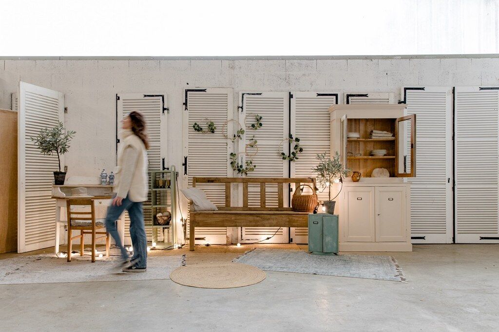 Vintage wooden dresser - linen colors