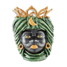 Man green crown vase