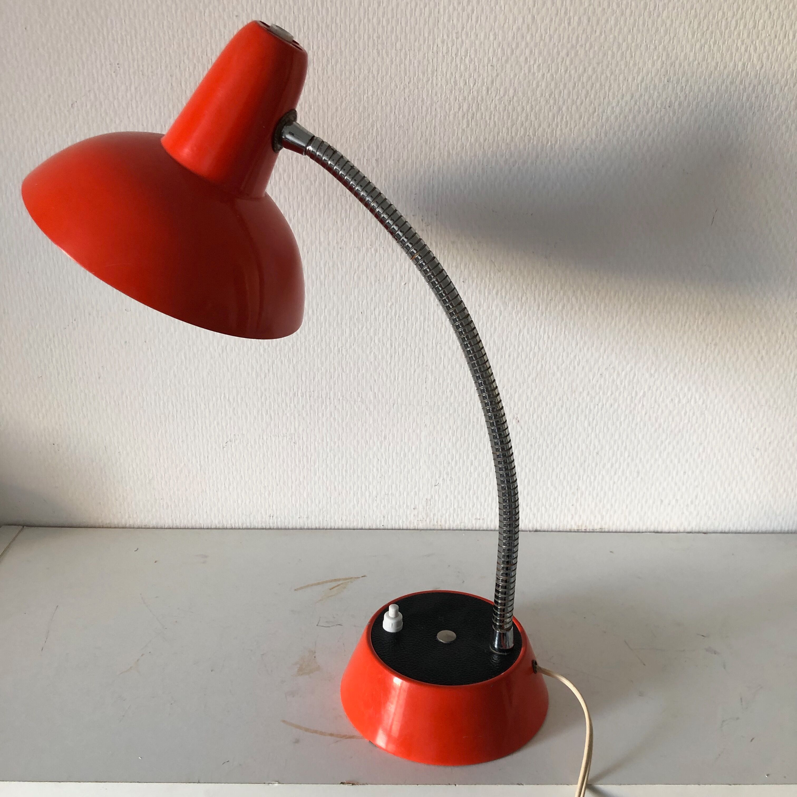 Vintage 1960 coral 40cm desk lamp