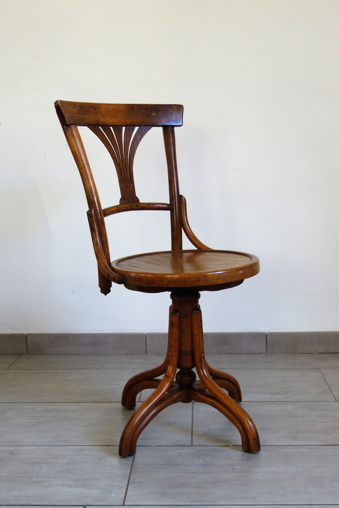 Vintage typing chair by Walter Baumann before 1930