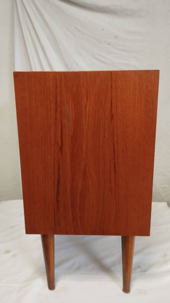 Small Scandinavian teak chest of drawers or bedside table from the 60s