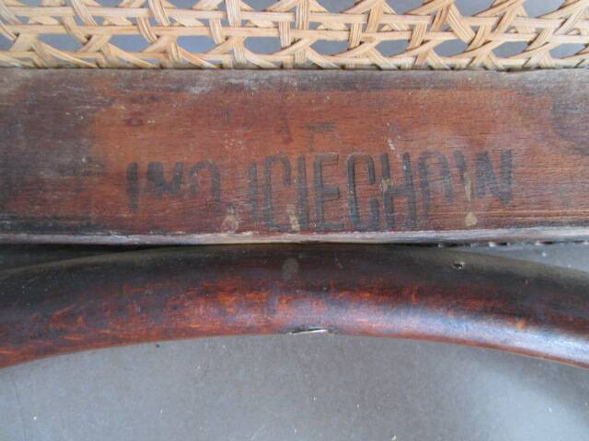 Antique armchair in curved wood - Eastern Europe