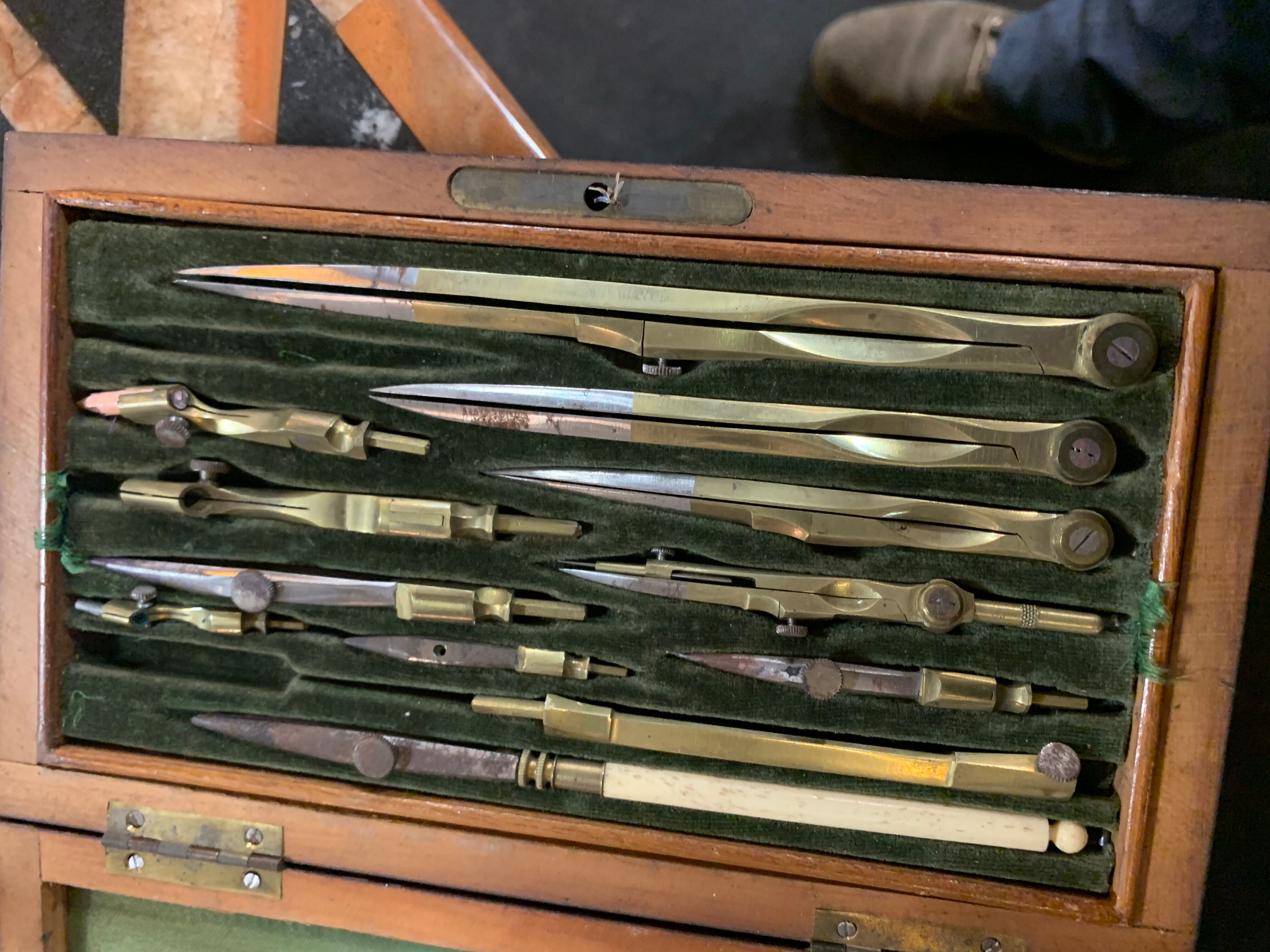 Complete compass box