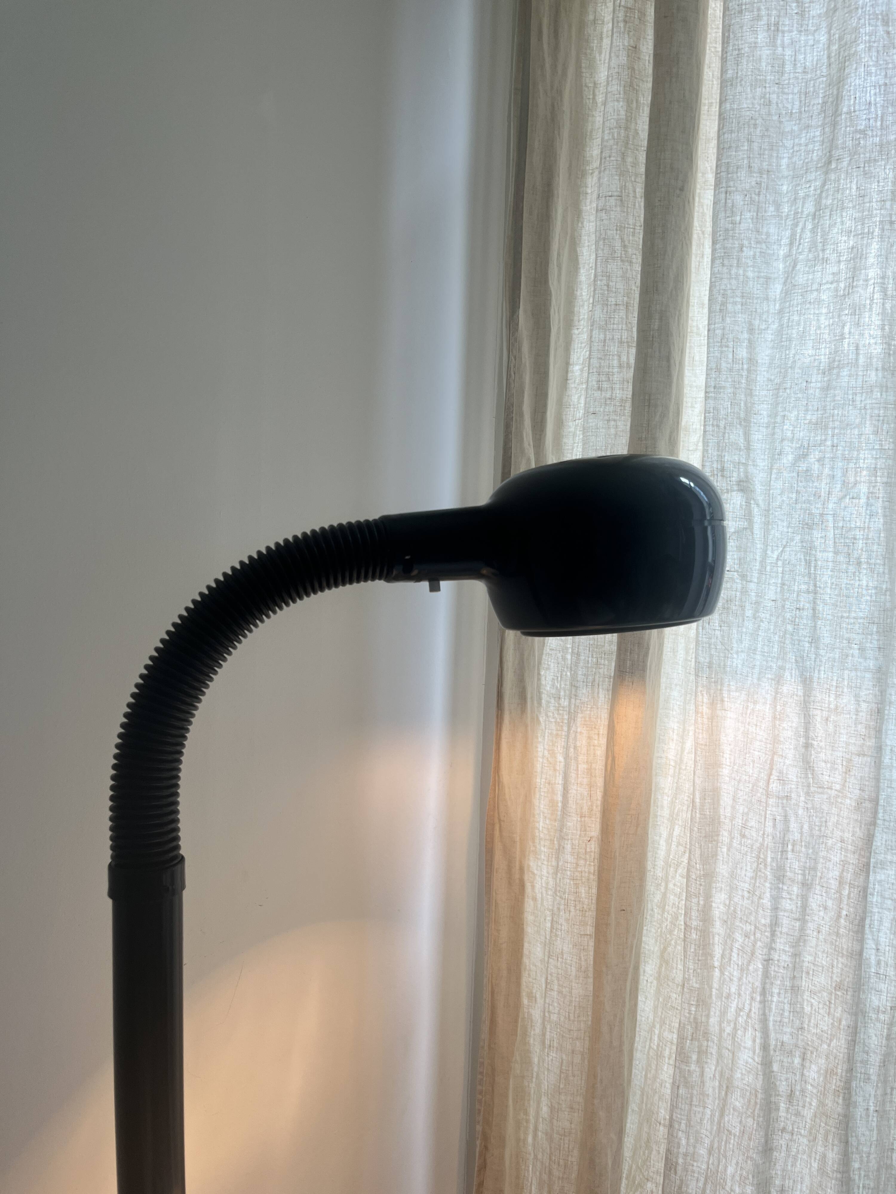 Vintage design Cobra articulated desk lamp by Fagerhults, Sweden 1974