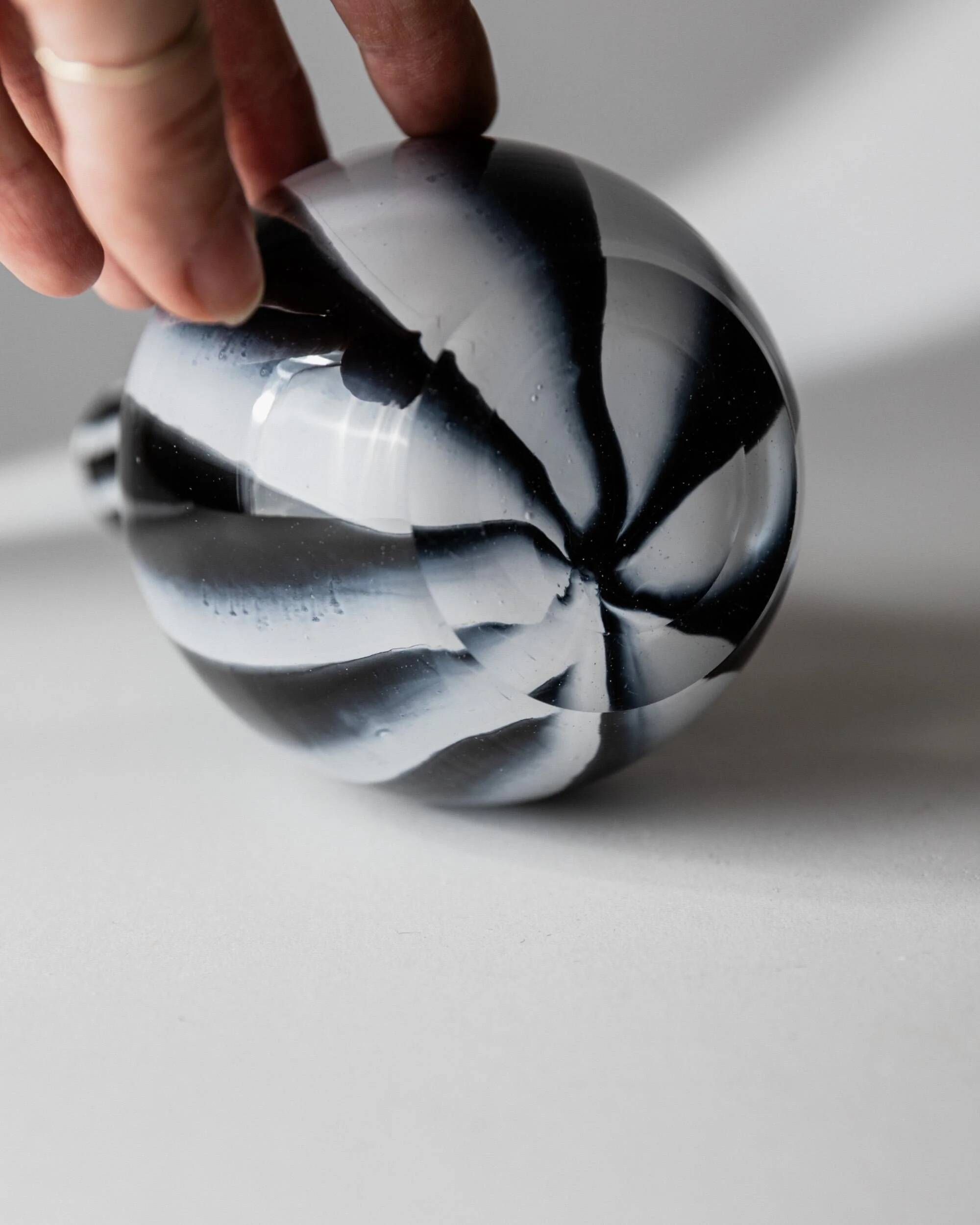Vintage Murano glass vase from the 1980s, black and white swirl pattern, thick Italian art glass.