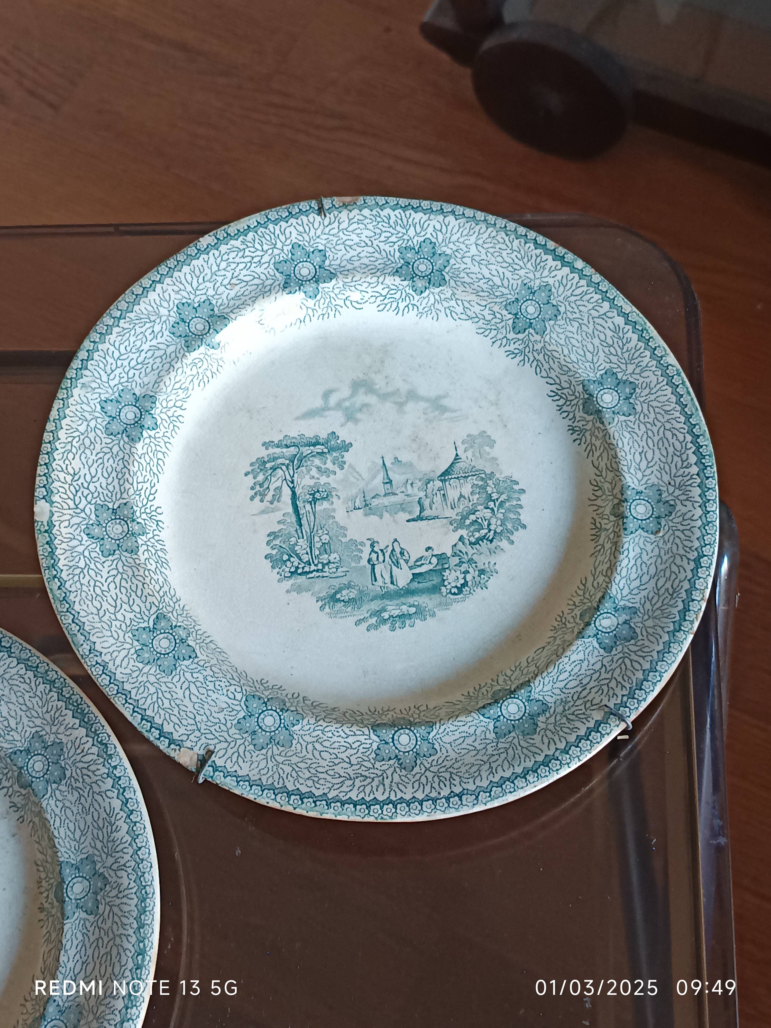 large 19th century earthenware dish and plates with Chinese decor