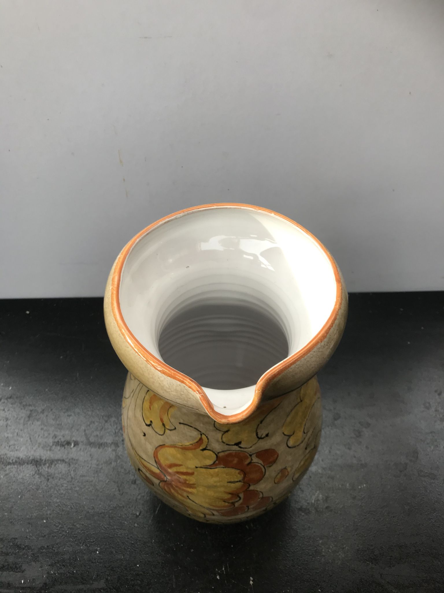 Ancien pichet tiam céramique beige décor fleurs vintage