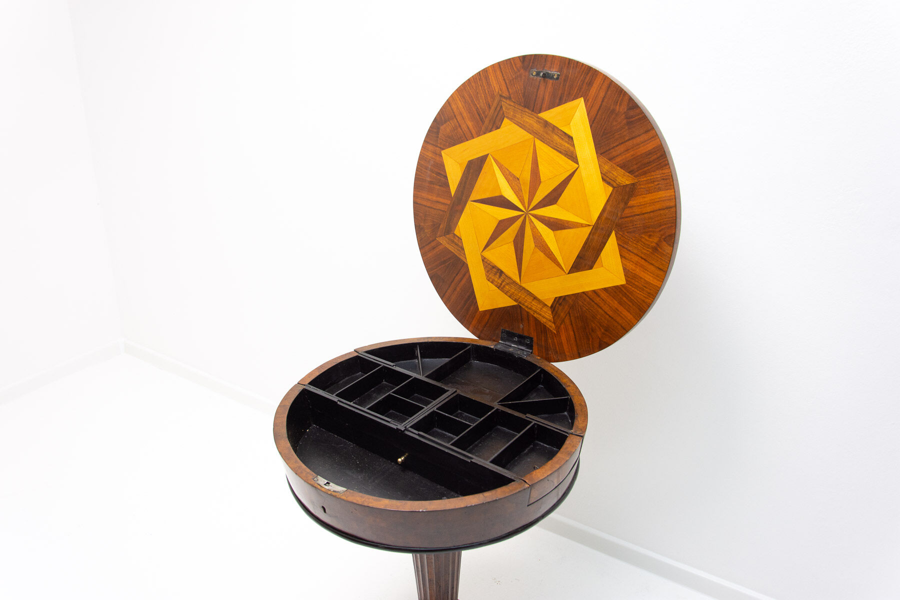 Table à cartes néo-baroque entièrement restaurée, fin du 19ème siècle, Autriche-Hongrie