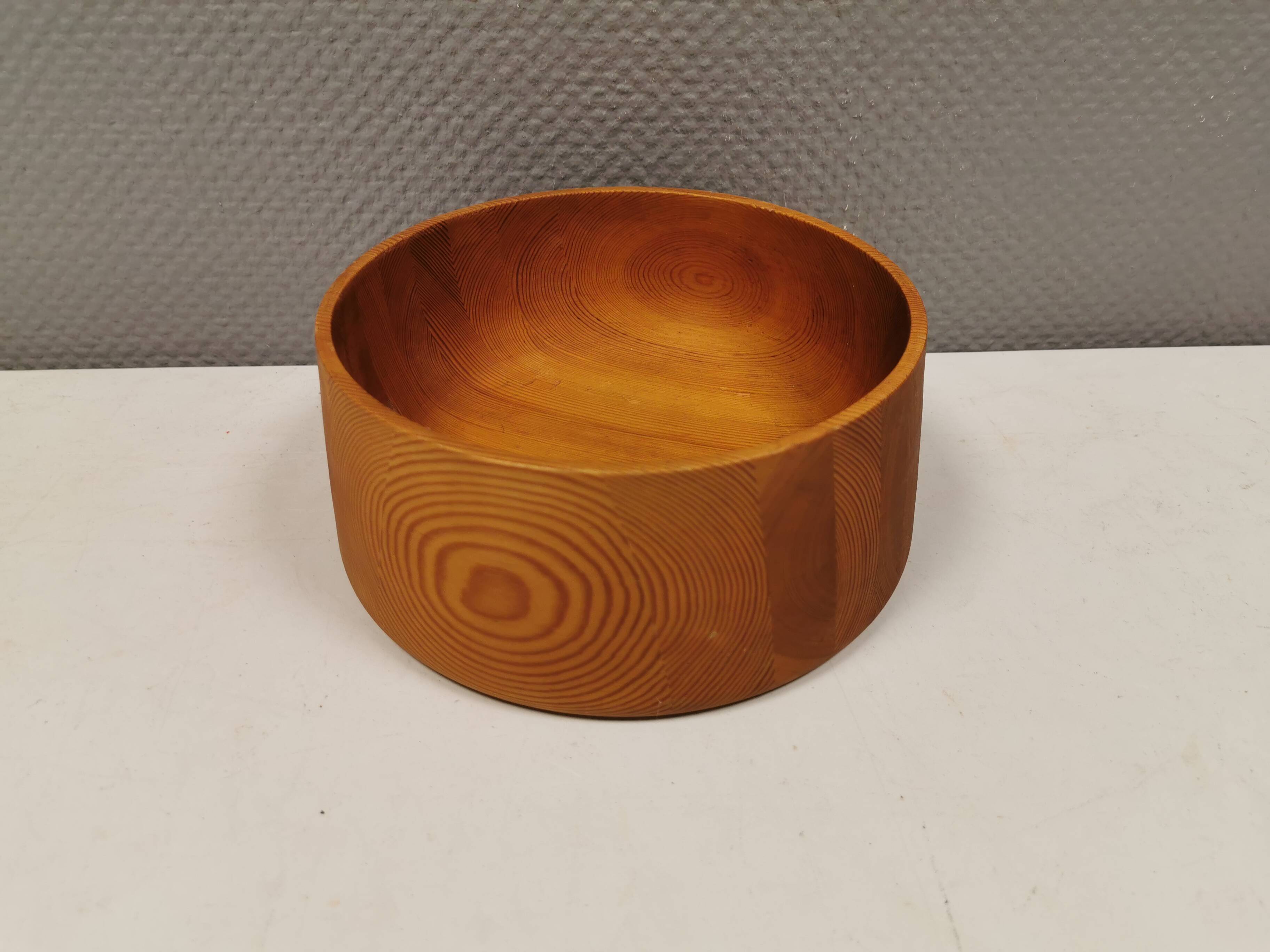 Danish bowl in turned wood 1970s