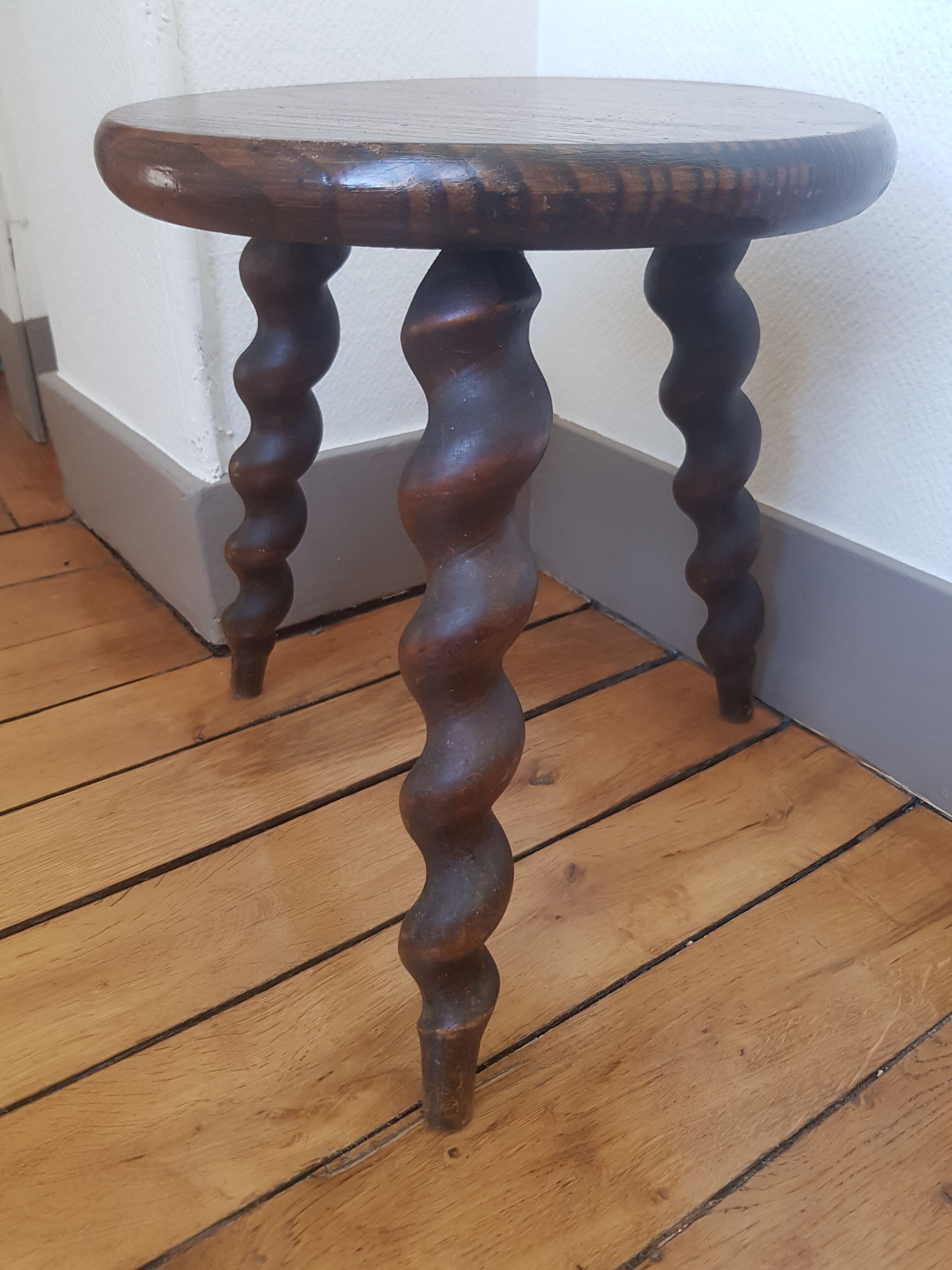 Tripod stool