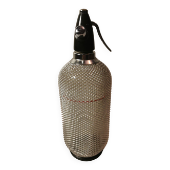 Seltzer water siphon with mesh glass body