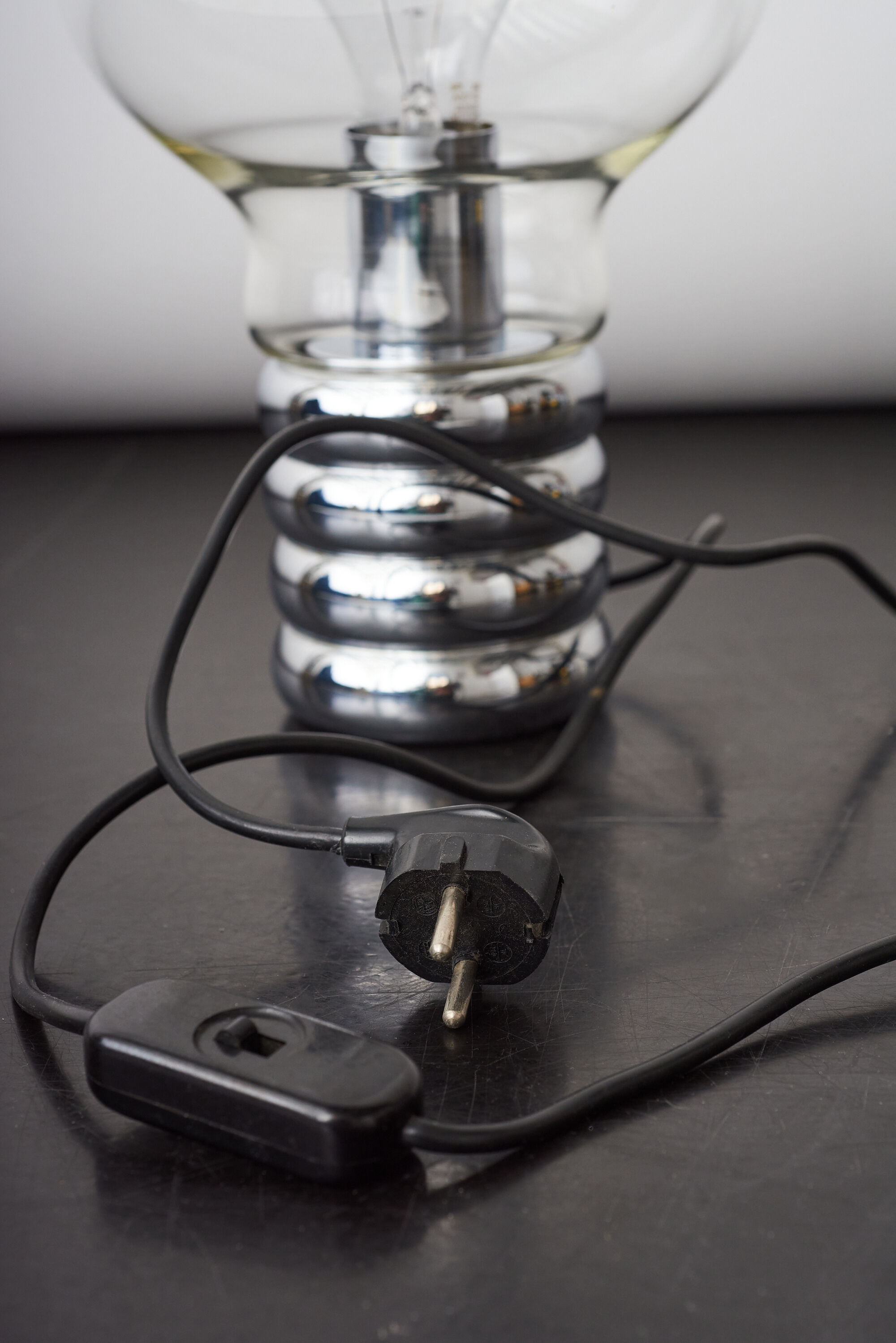Bulb table light designed by Ingo Maurer, Munich 1966.