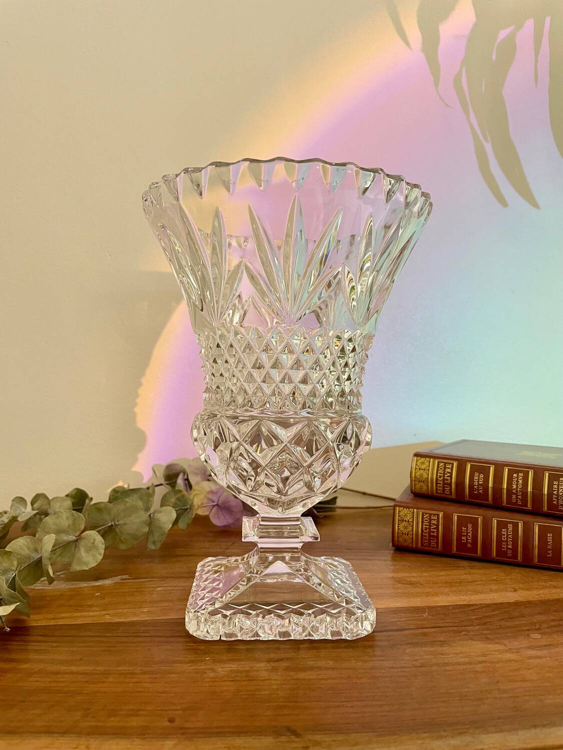 Large chiseled crystal vase