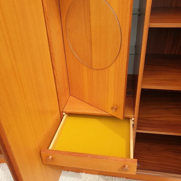 Scandinavian dressing cabinet with round mirror