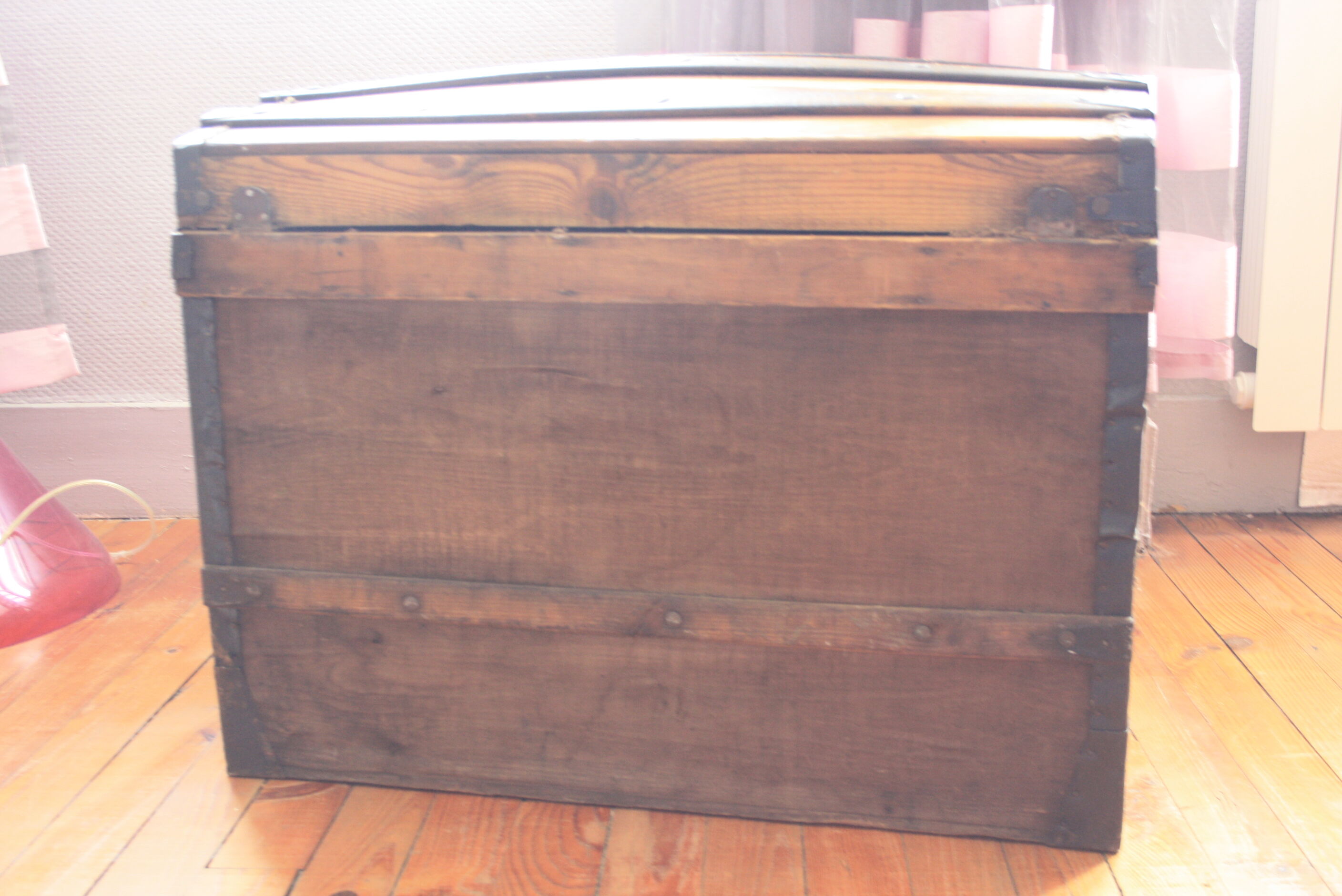 Malle ancienne en bois