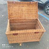 Wicker travel trunk