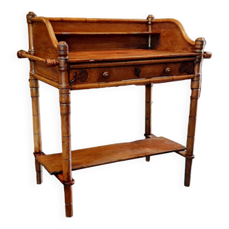 small dressing table for child