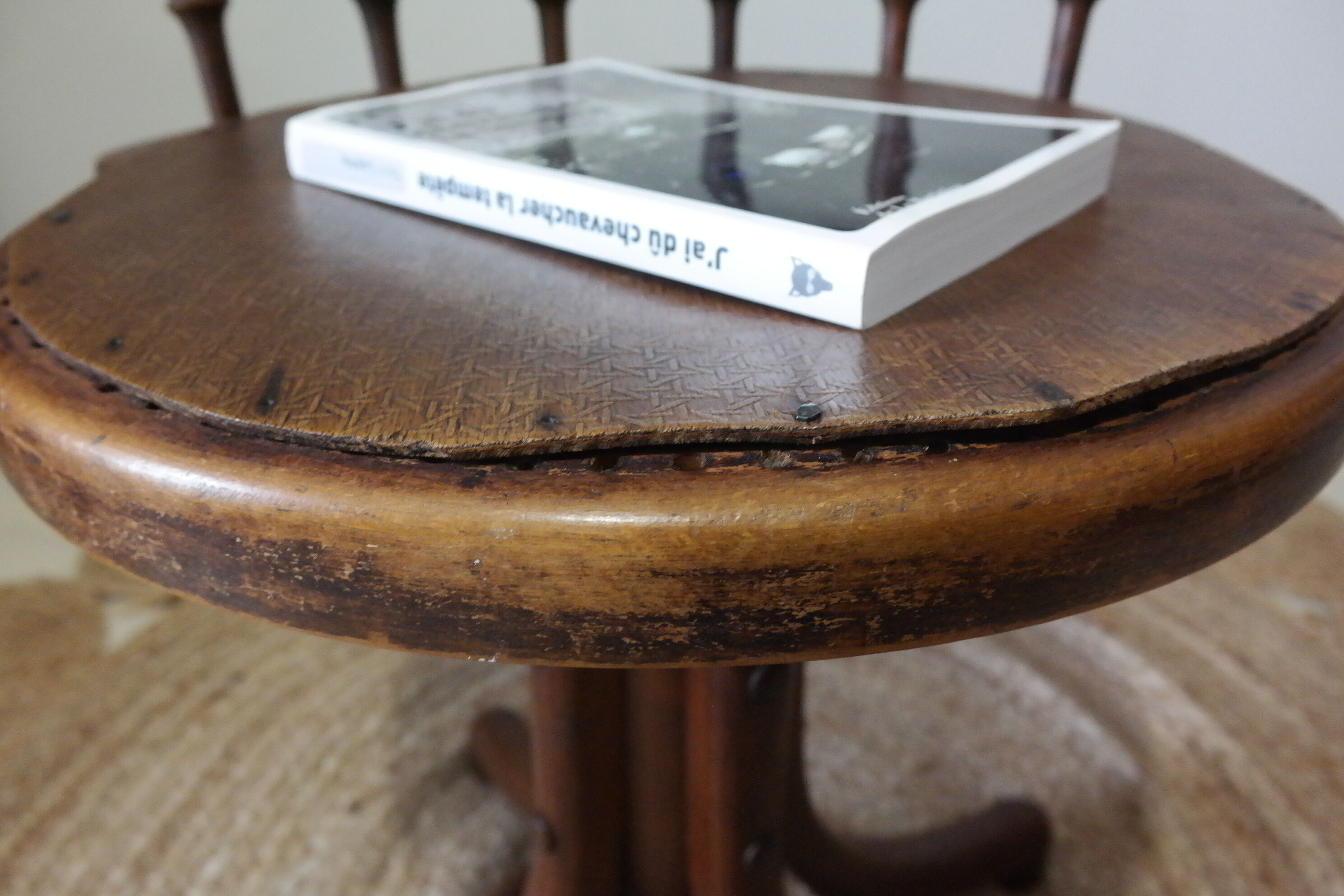 Wooden swivel office chair 20 years