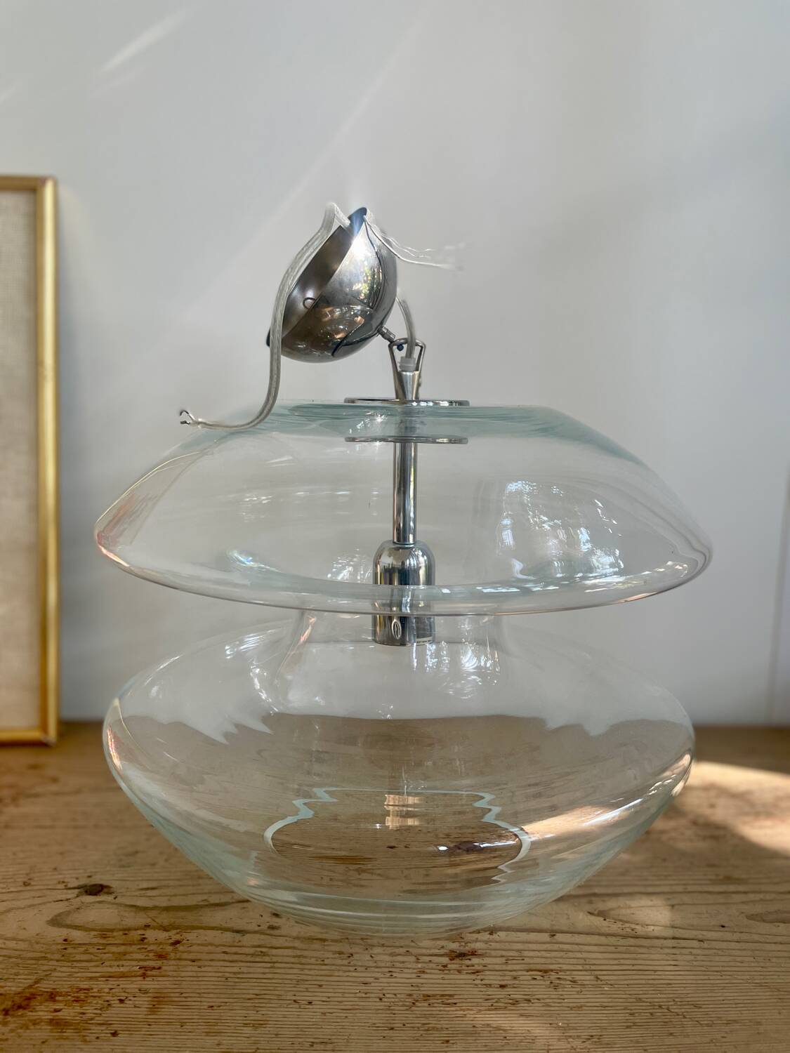 Retro glass suspension