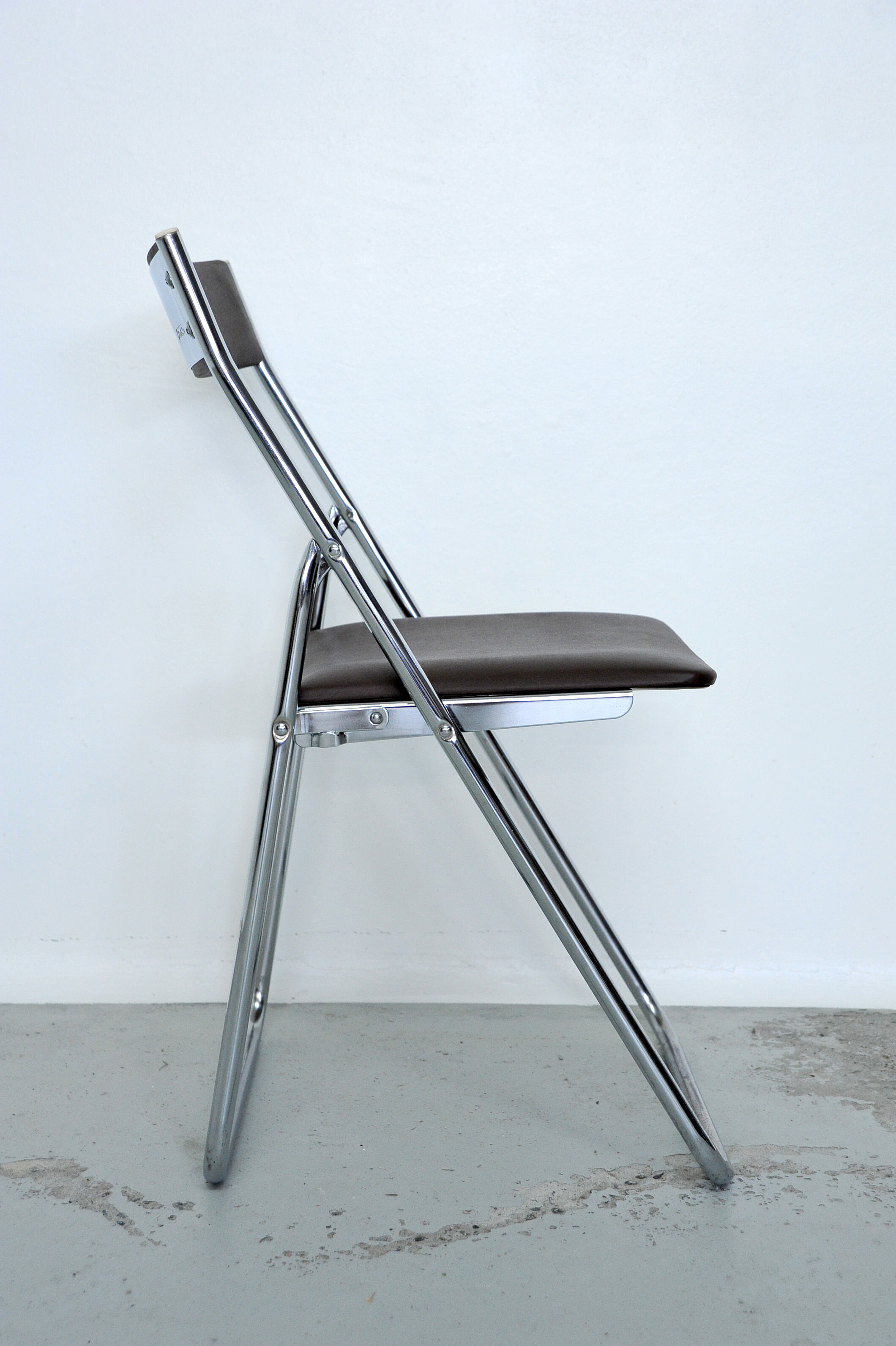 Pair of Houtoku fold chairs, Japan, 70s