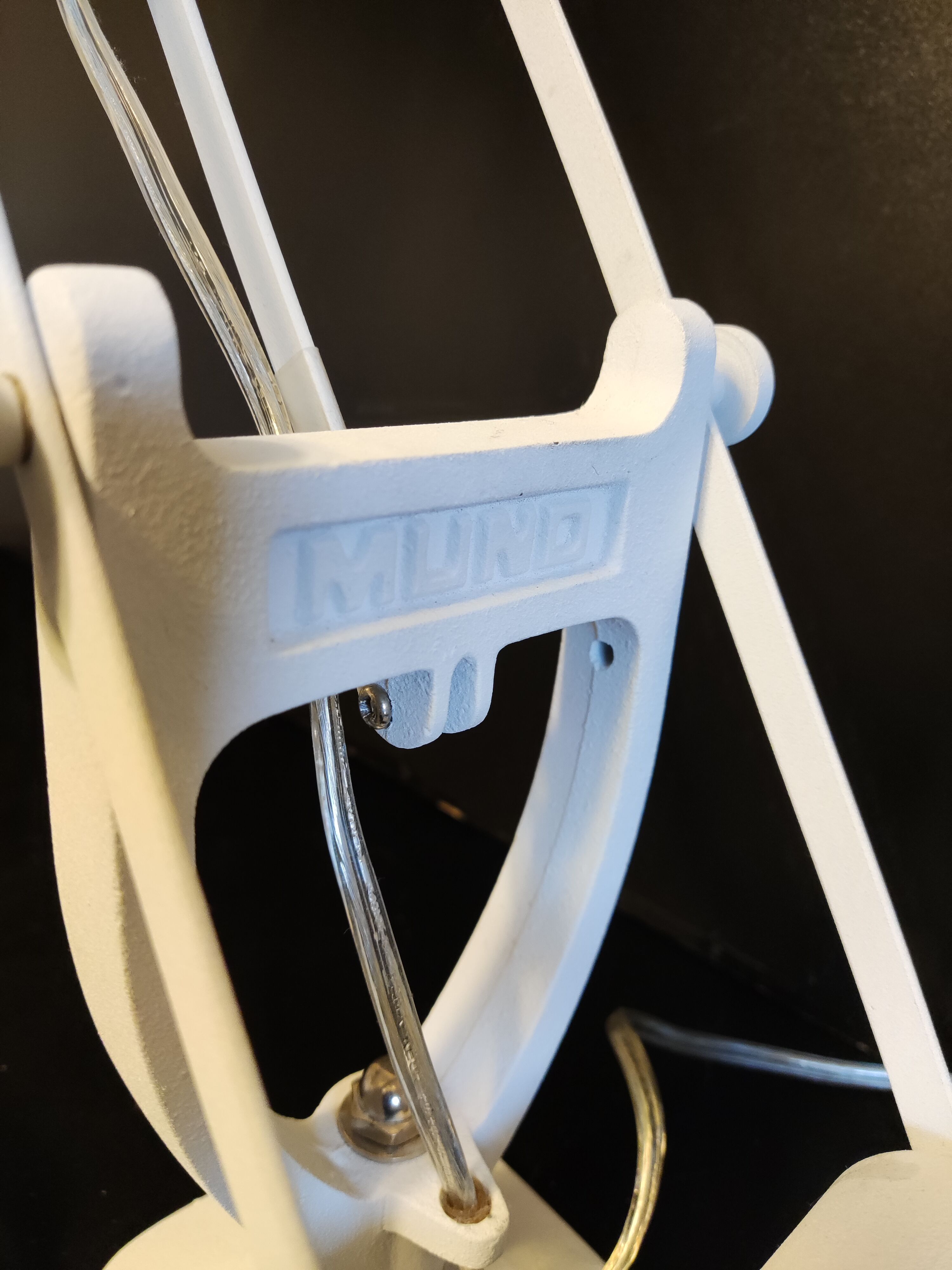 Muno industrial lamp